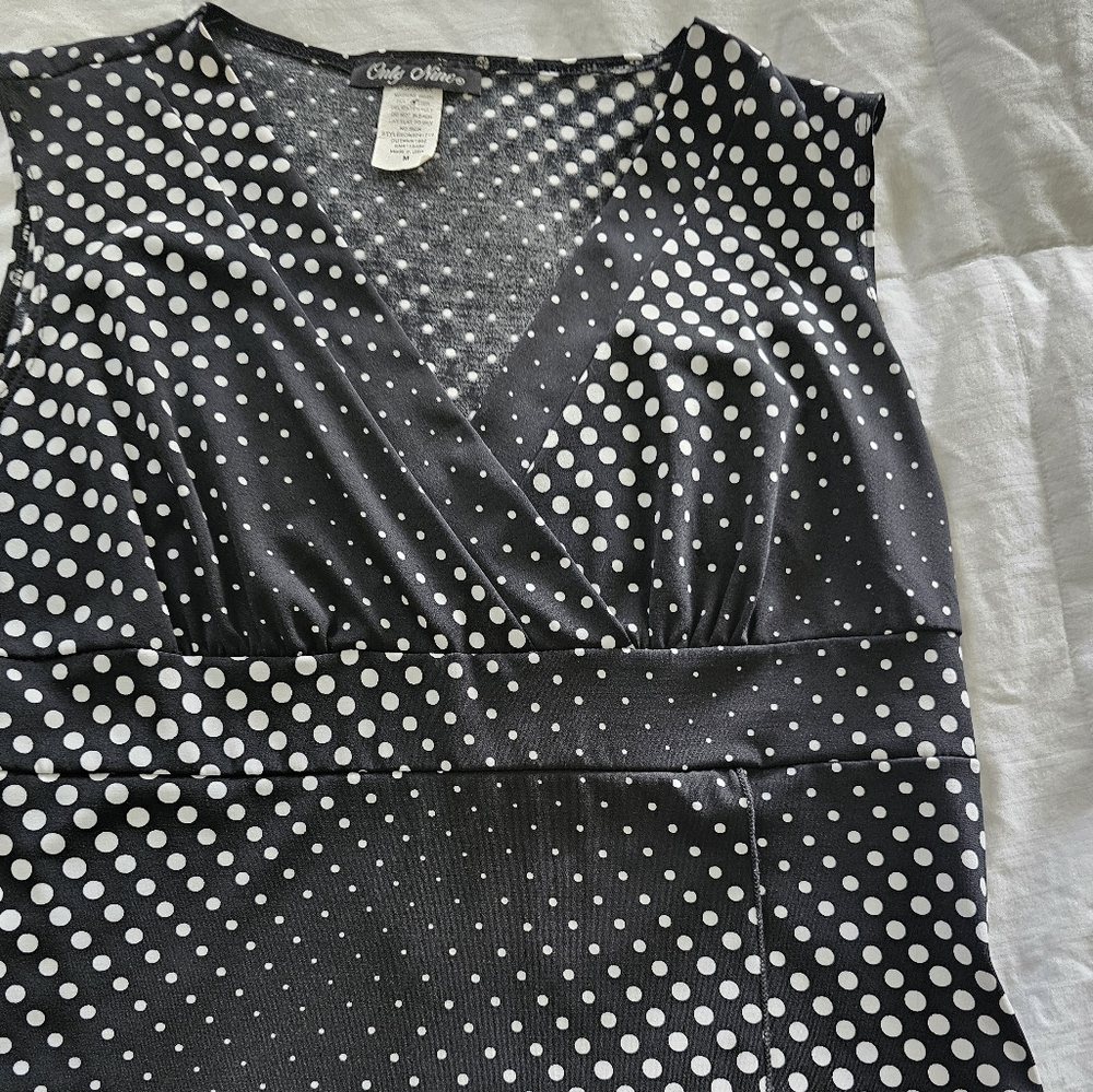 Cure sleeveless blouse